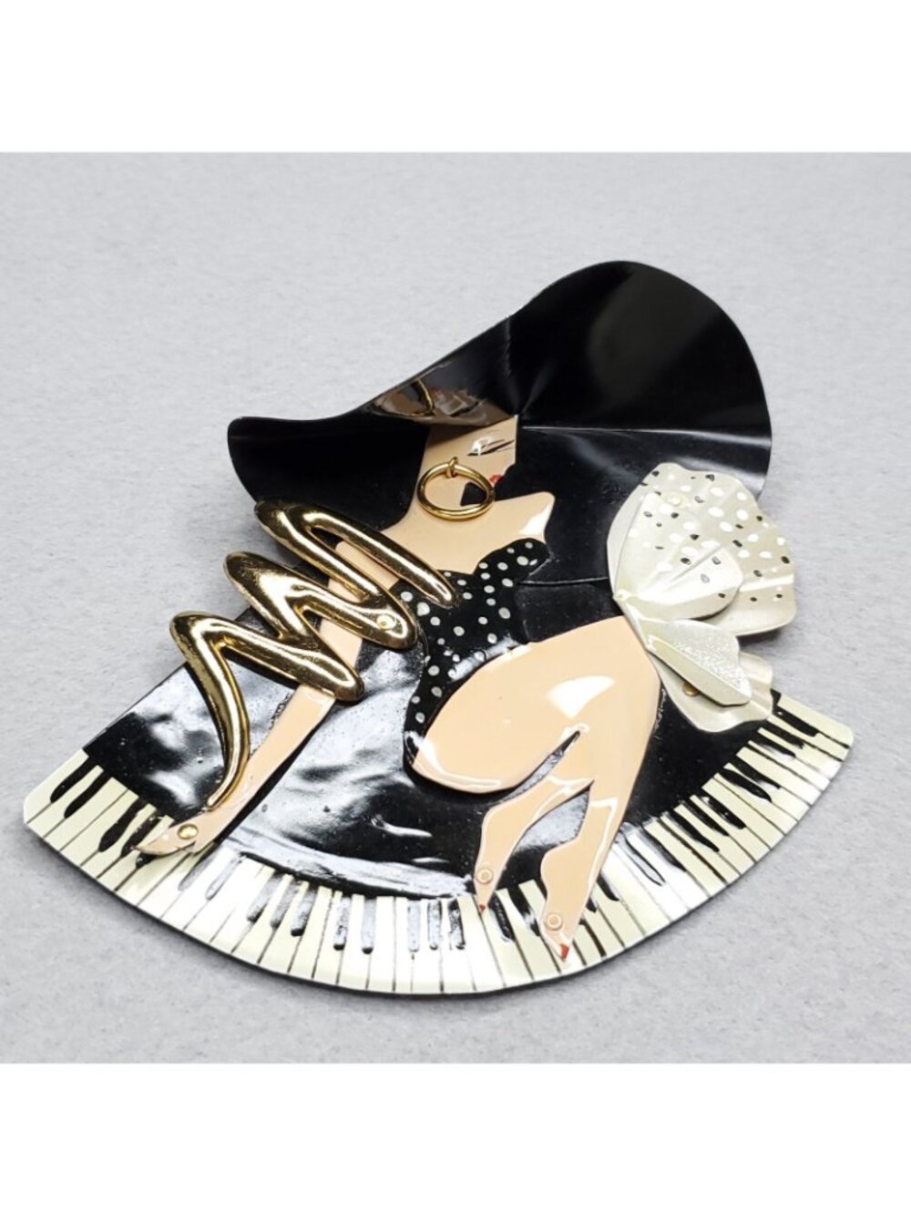 Vintage Brooch Statement Black Gold Tone Pin Up Women Piano Artisan Signed 4" - Picture 2 of 9